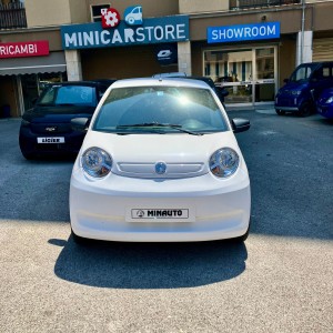 copy of copy of AIXAM MINAUTO GT BIANCO PERLA 2017