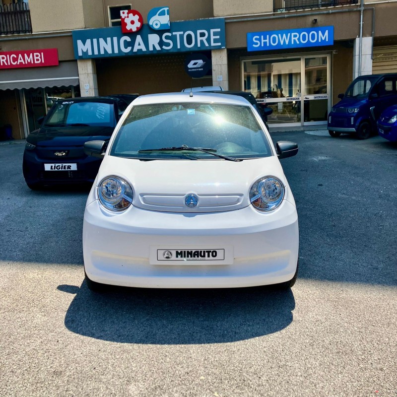 Aixam Minauto Access Bianco Pastello 2021