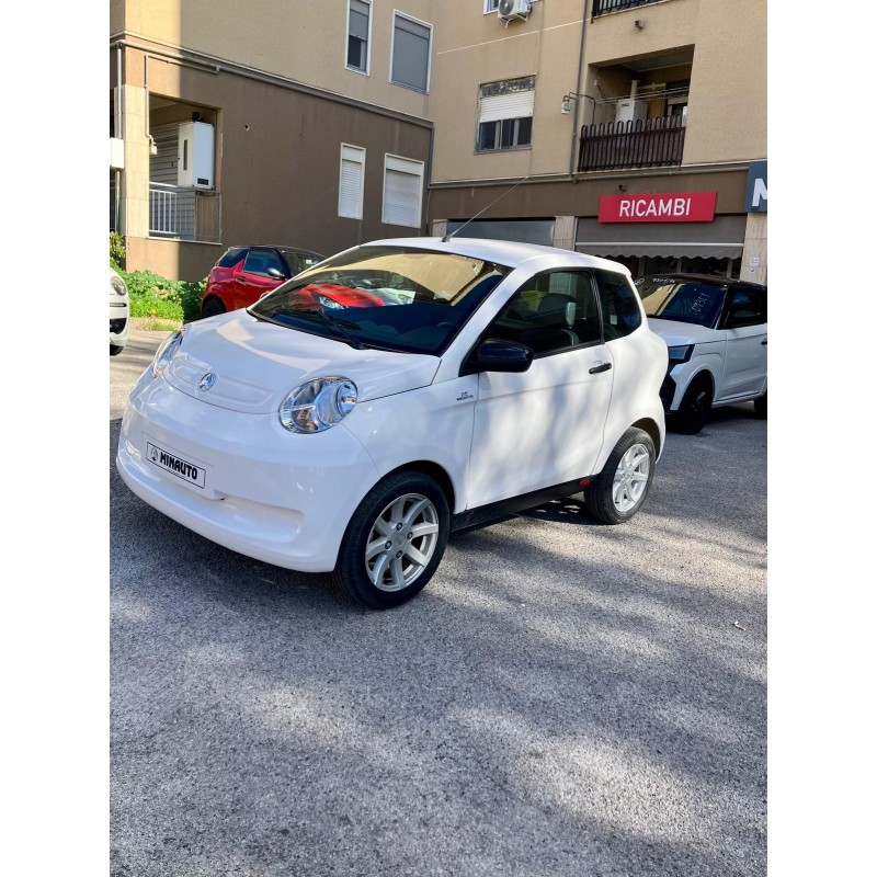 copy of AIXAM MINAUTO GT BIANCO PERLA 2017