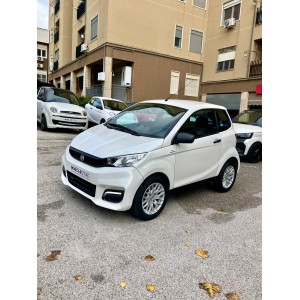 AIXAM CITY EMOTION BIANCO PERLA TETTO NERO ANNO 2021